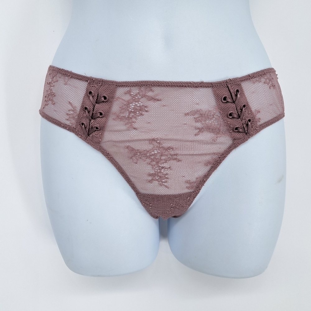 Victoria's‎ Secret Very Sexy Lace Cheekini Panties New Size Small